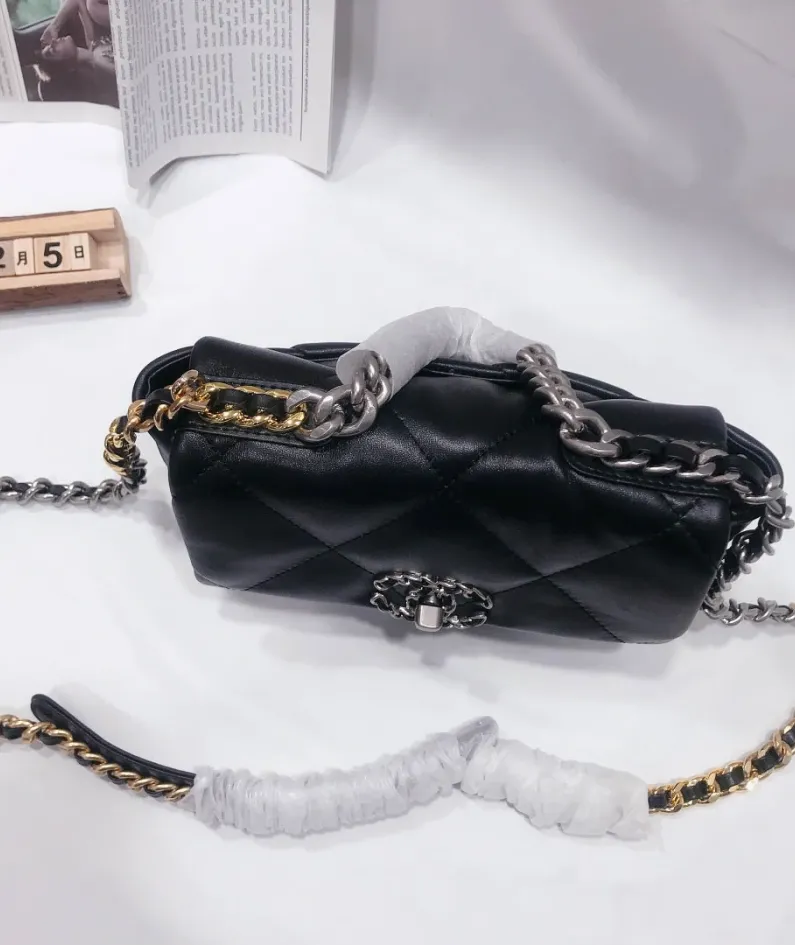 chanel shoulder messenger bag Size: 30*19*9 25*17*8: 22*14*7