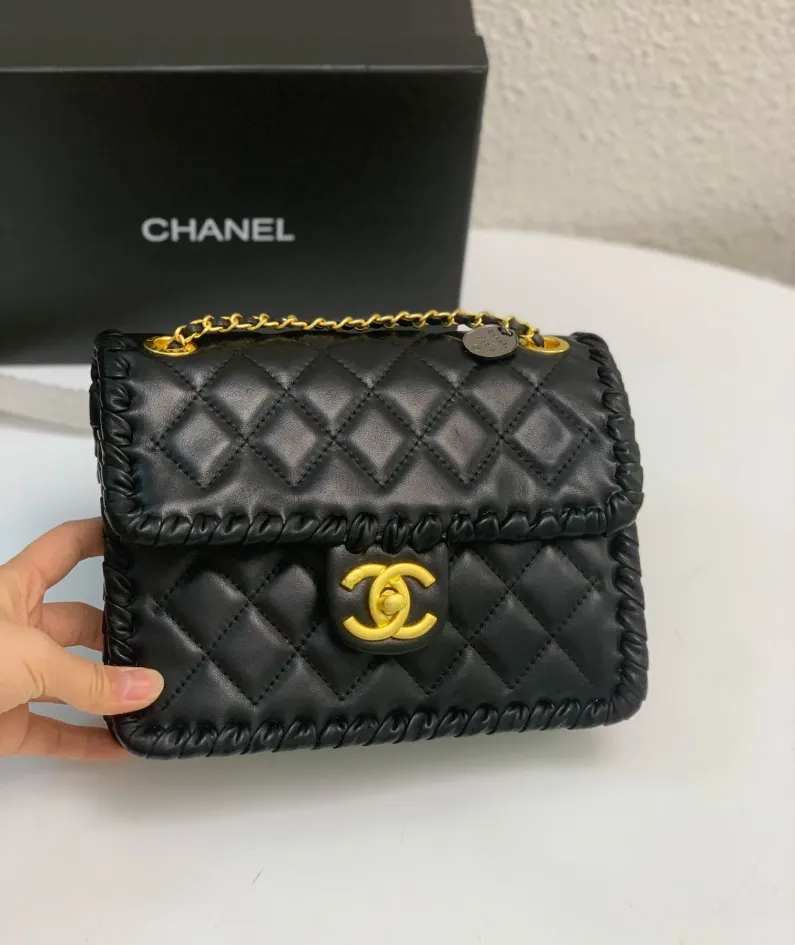Lambskin Size: 24cm