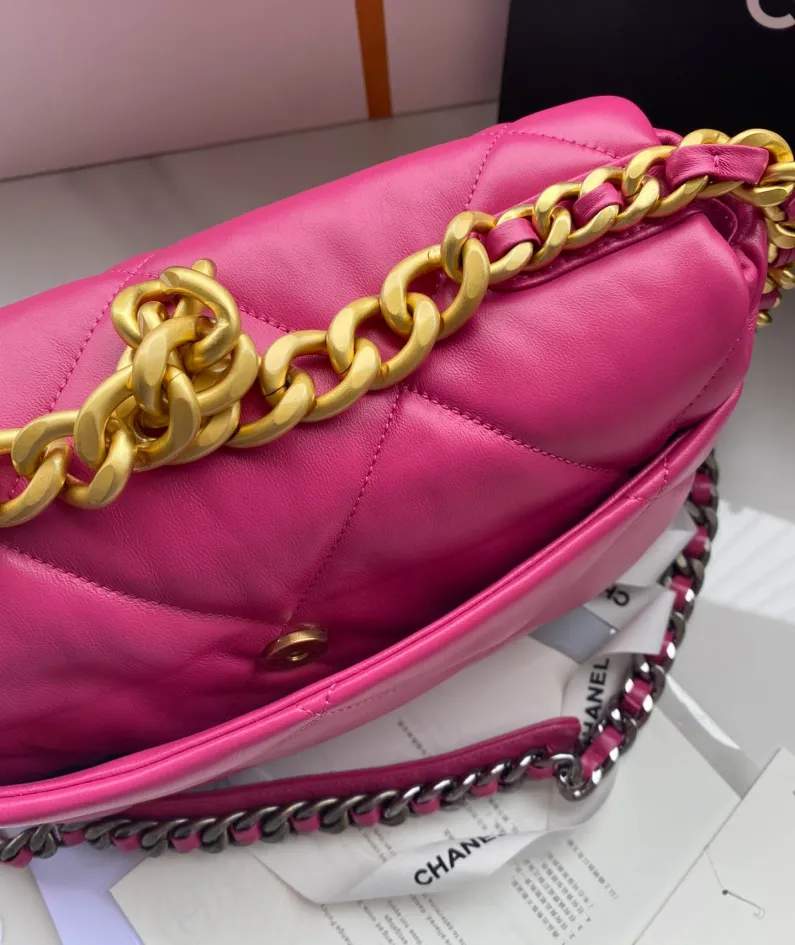 Chanel Model: S1161 Size: 30cm