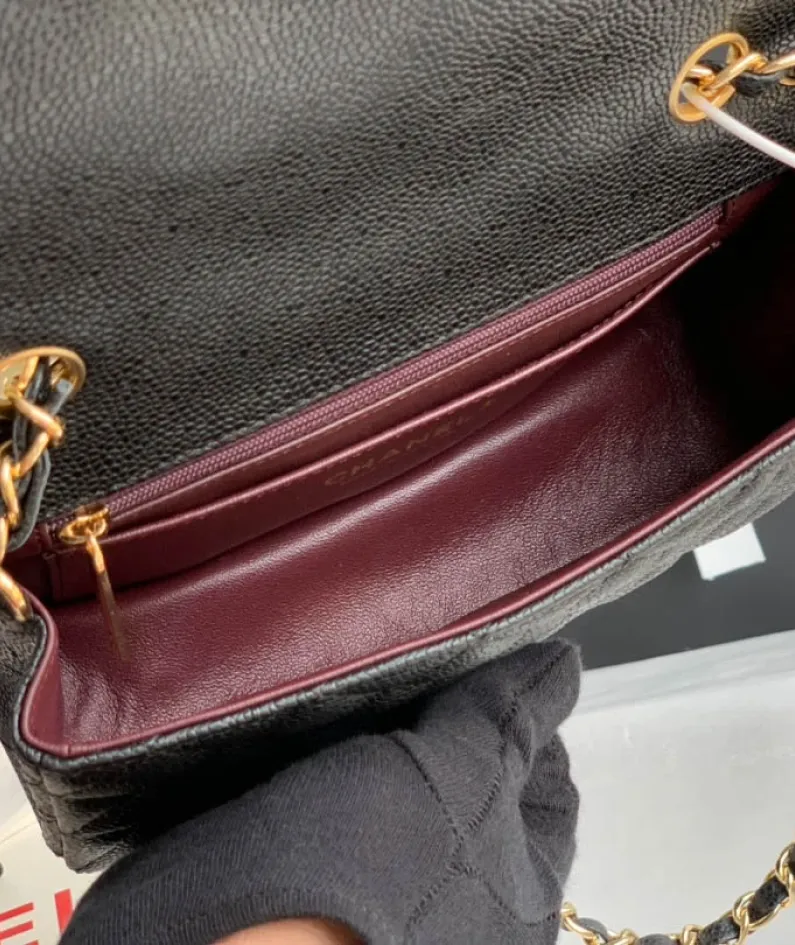 Lambskin Small Bag Size:20X13x7cm Model: 1116