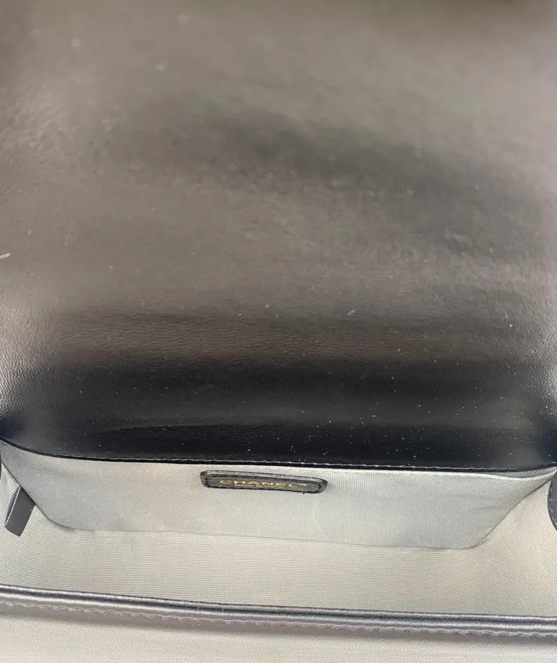 Gilt buckle series Model number: 67086 Size: W25*H14-16*D7.5