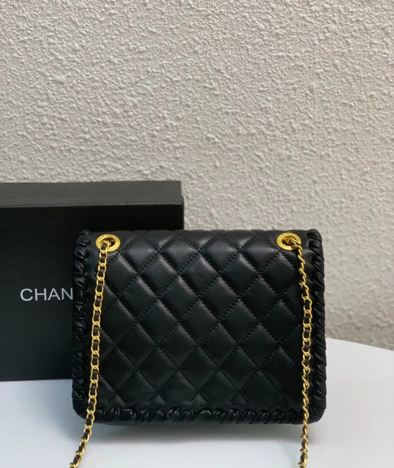 Lambskin Size: 24cm