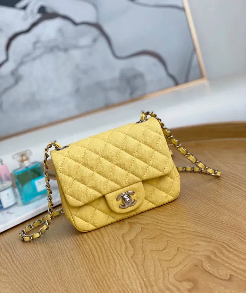 Lambskin Model: 1115 Size: 17cm