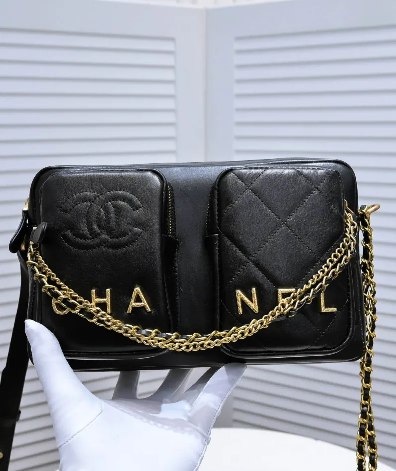 Cowhide size: 27X14.5X9cm