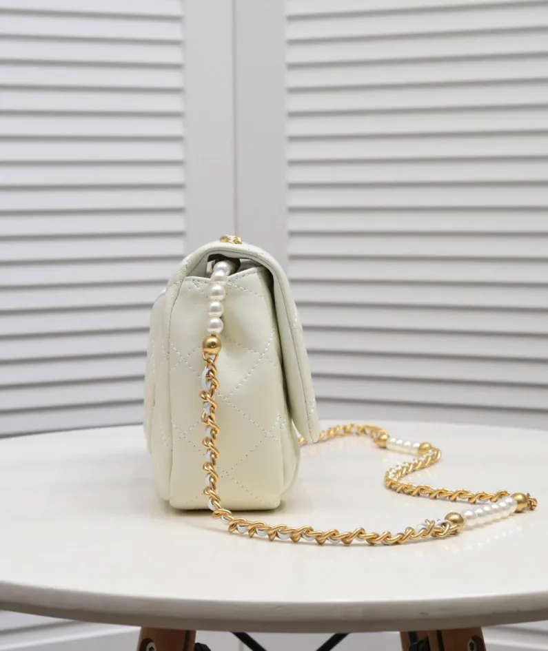 CHANEL Size: 23*13*7cm