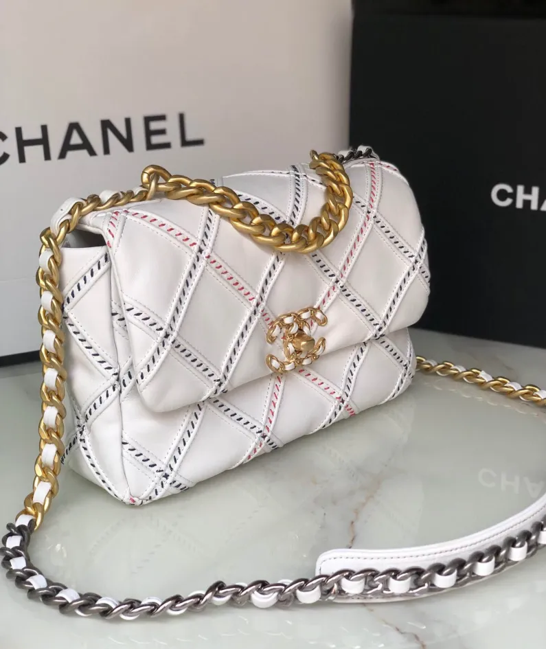 Chanel Model: S1160 Size: 26cm
