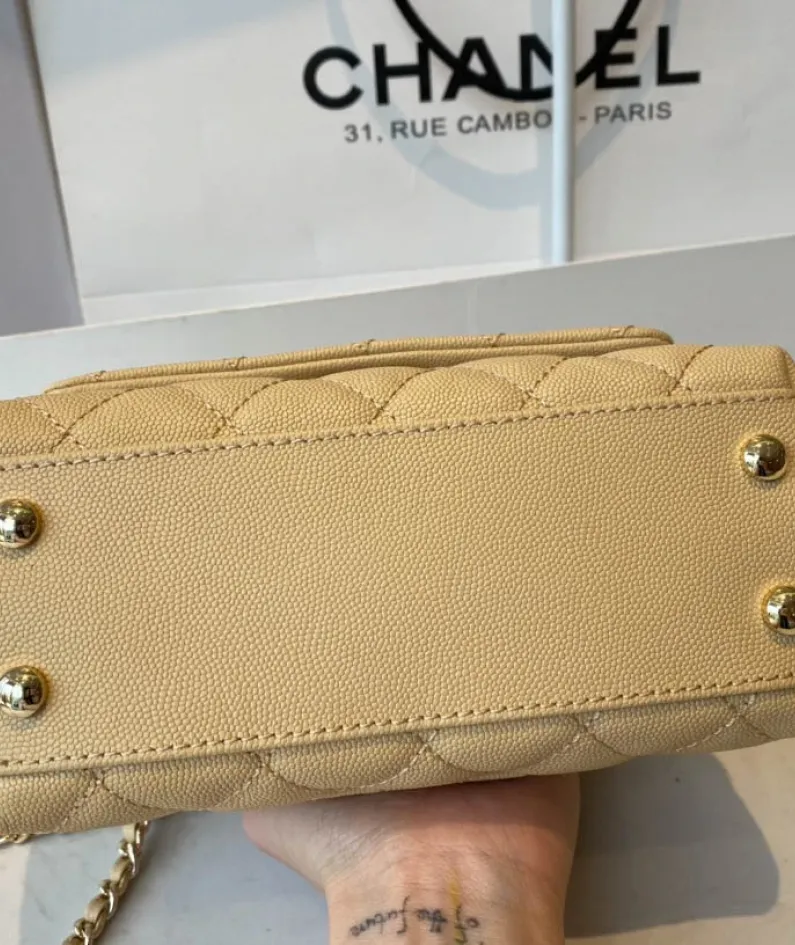 Light Gold Model: AS2215 Size: 19cm