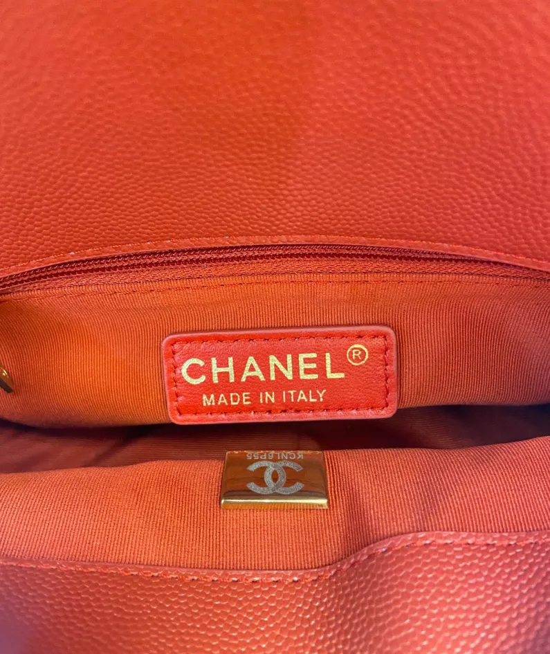 Chanel size: 21x14x6.5cm