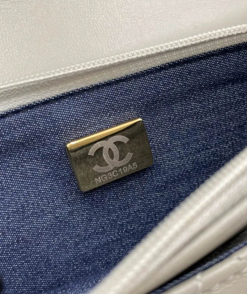 Handbag Size: 19cm Model Number: AP2377/B07302