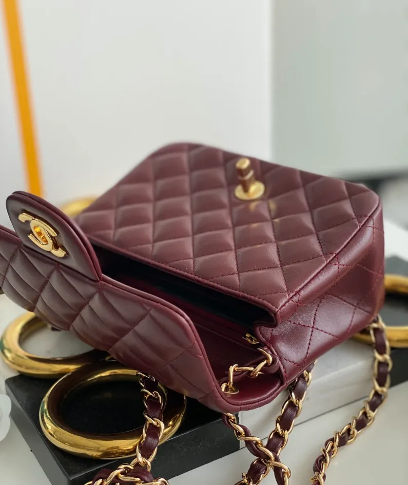 Lambskin Model: 1115 Size: 17cm