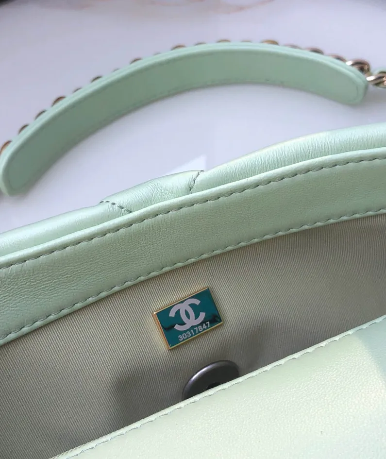 Chanel Model: S1160 Size: 26cm