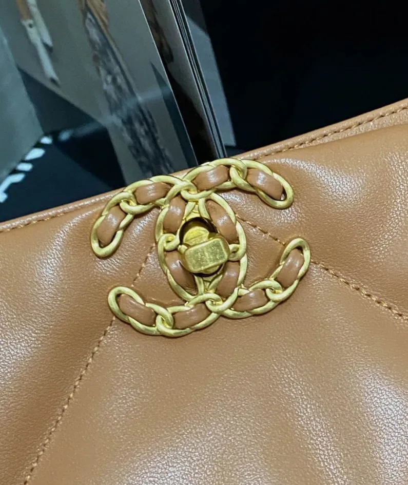 Chanel Style: AS3660 Size: 264010cm