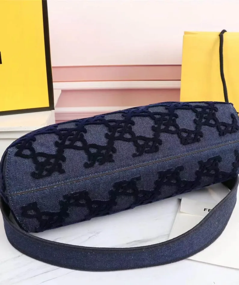 first Series Size: 32.5x15x23.5cm Item 3002