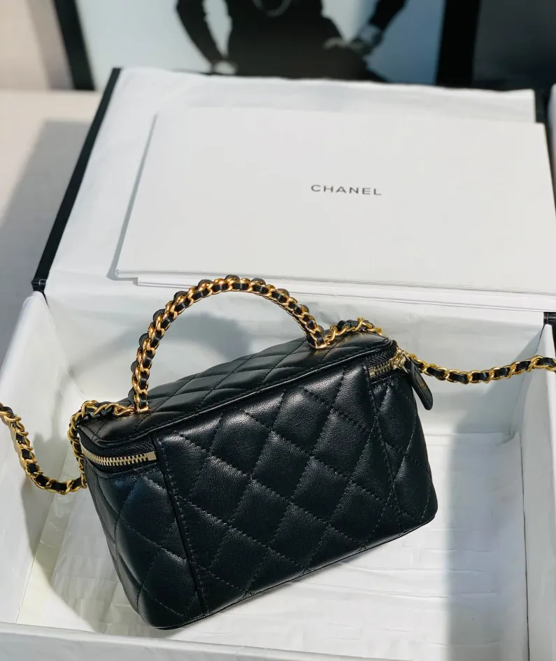 Chanel Sheepskin Bag Size: 16*9.5*8