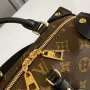 Size: 20 x 14 x 7.5 cm