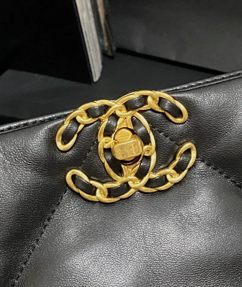 Chanel Style: AS3660 Size: 264010cm