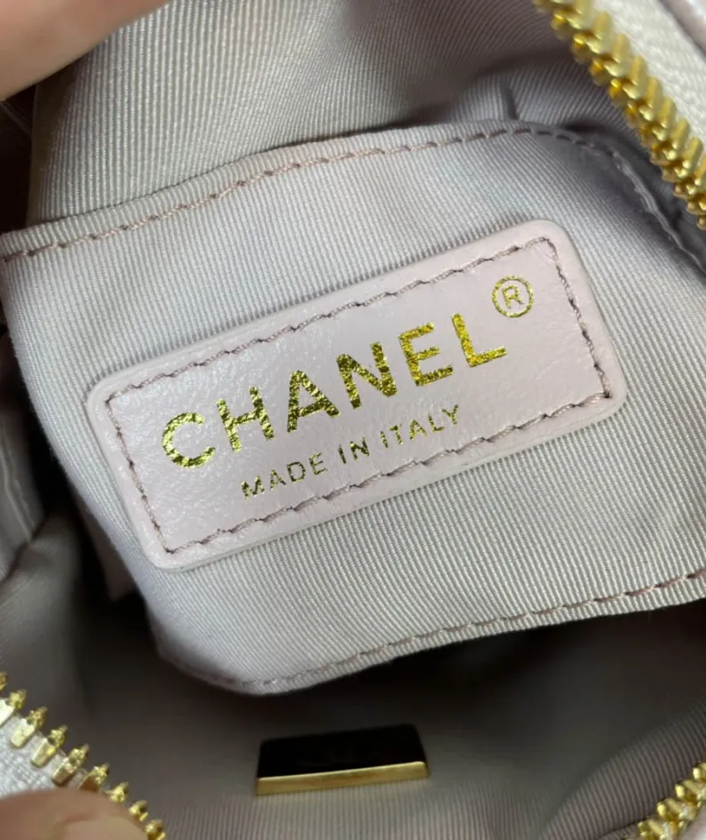 Chane•l Model: AS2857 Size: 12x17x6cm