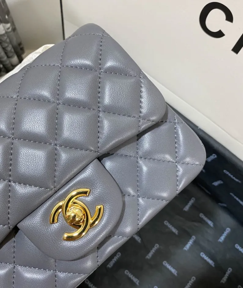 Lambskin Model: 1115 Size: 17cm