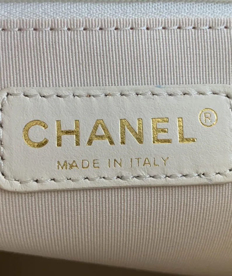 CHANEL Model: AS3529#: Size: 30x22x7Cm