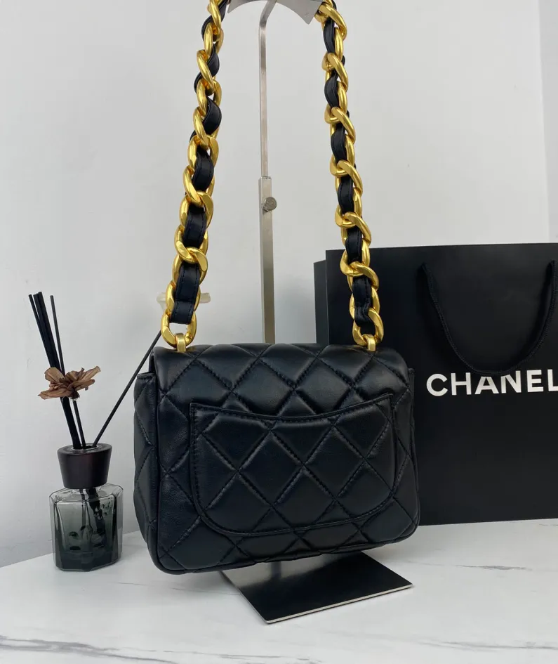 Large Gold Chain Underarm Bag Model Number: As3214