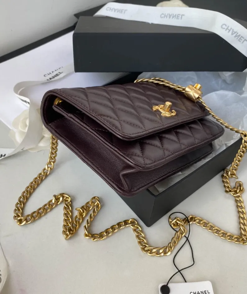 Lambskin Size: 19 cm