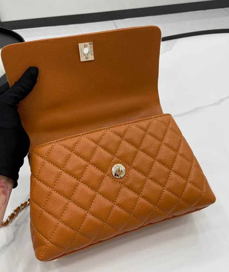 Chanel Size: 19cm/23cm/28cm Model Number: AS2215/92990/92991