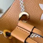 Louis Vuitton Size: 20 x 20 x 13 cm