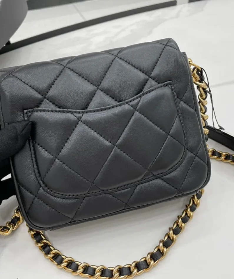 Chanel size: 12*17*4cm
