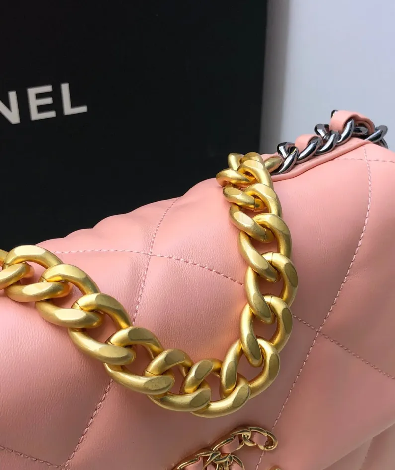 Chanel Model: S1160 Size: 26cm