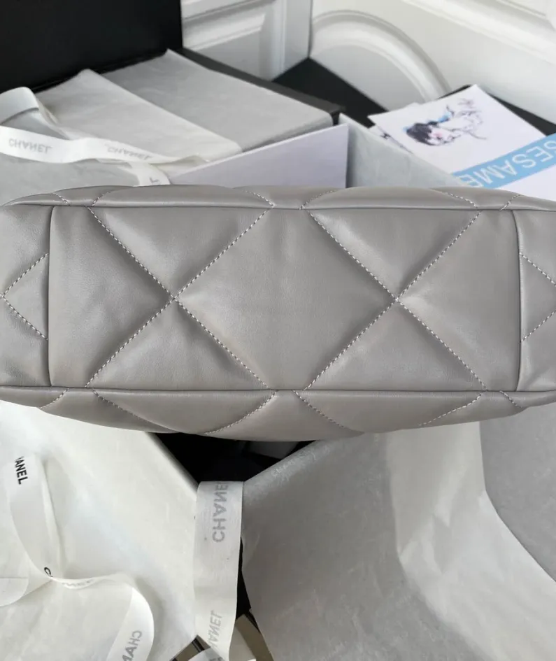 Lambskin Model: AS3519 Size: 30*37*10cm