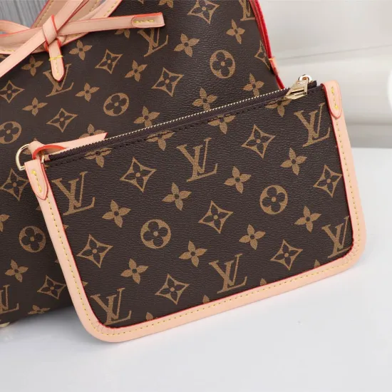 Louis Vuitton Model: 46283 Size: 34x28x11cm