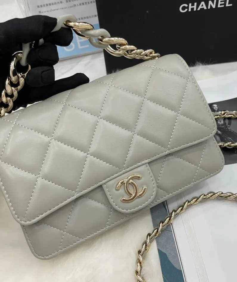 Handbag Size: 19cm Model Number: AP2377/B07302