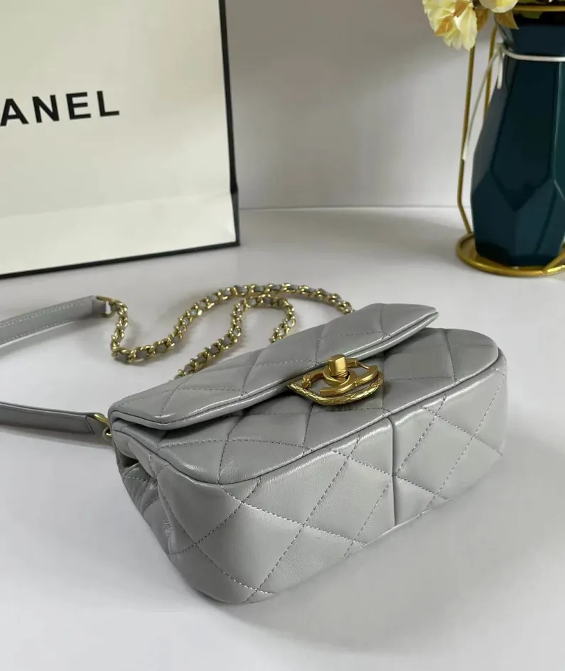 CHANEL Model: AS3473# Size: 13207cm