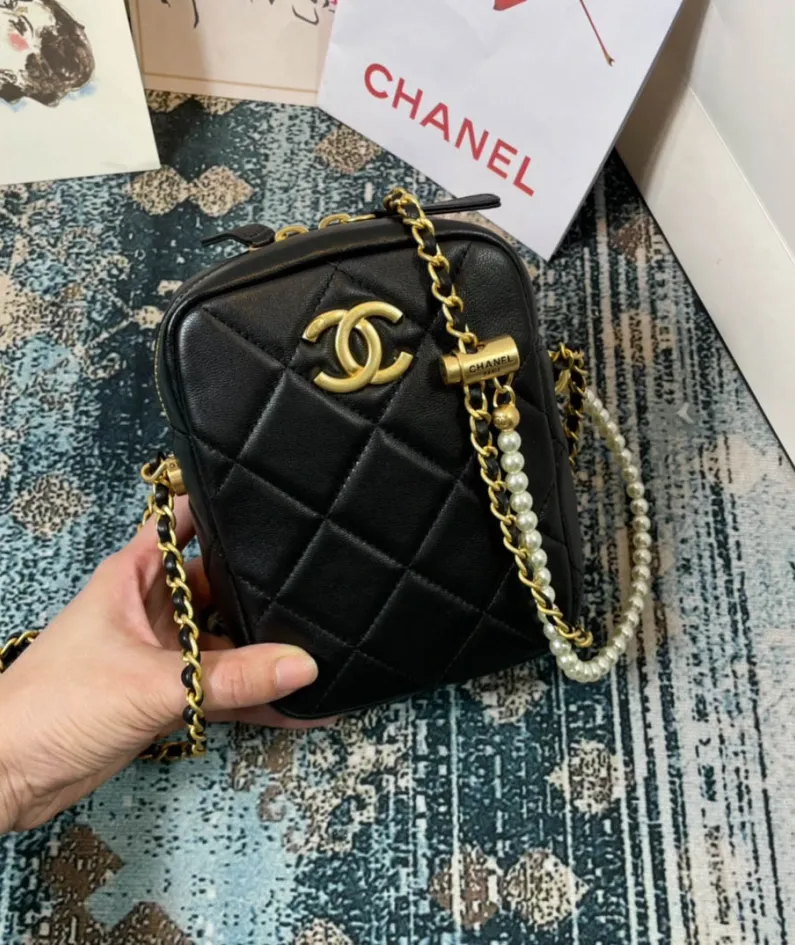 Chane•l Model: AS2857 Size: 12x17x6cm
