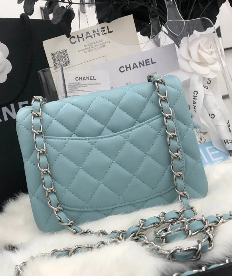 classic flap lambskin light gold buckle classic flap size:17cm