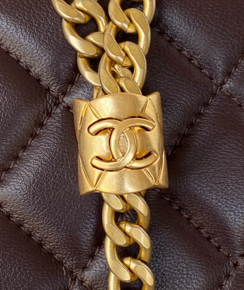 Lambskin Size: 19 cm