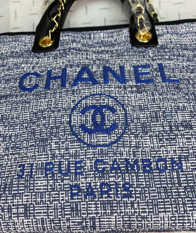 Chanel One Shoulder Handbag Size: 38*30*20 Style: 8820