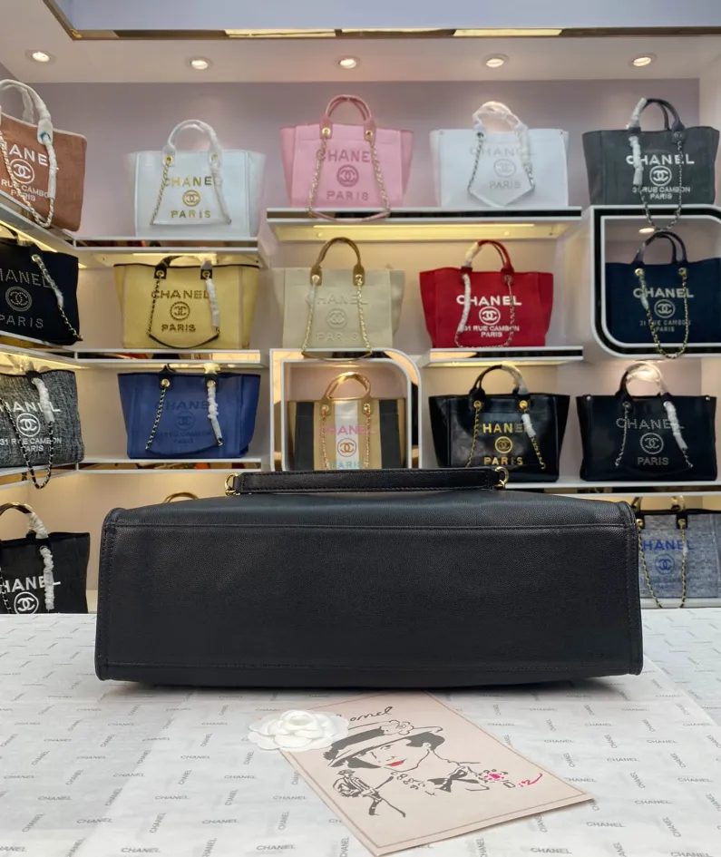 Chanel Size: 42/30/12 Style: 8816