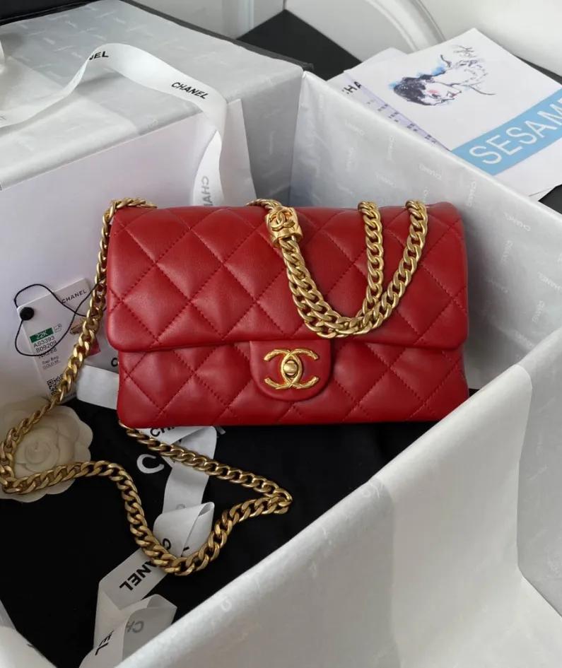 Lambskin Size: 14*22*8cm