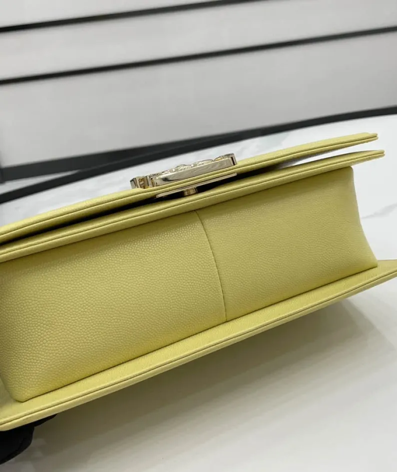 Diamond ball calfskin Size: 25cm