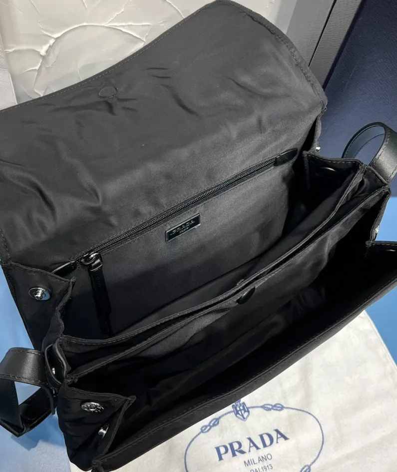 Prada Messenger Bag Size:30x21.5cm 1BD255