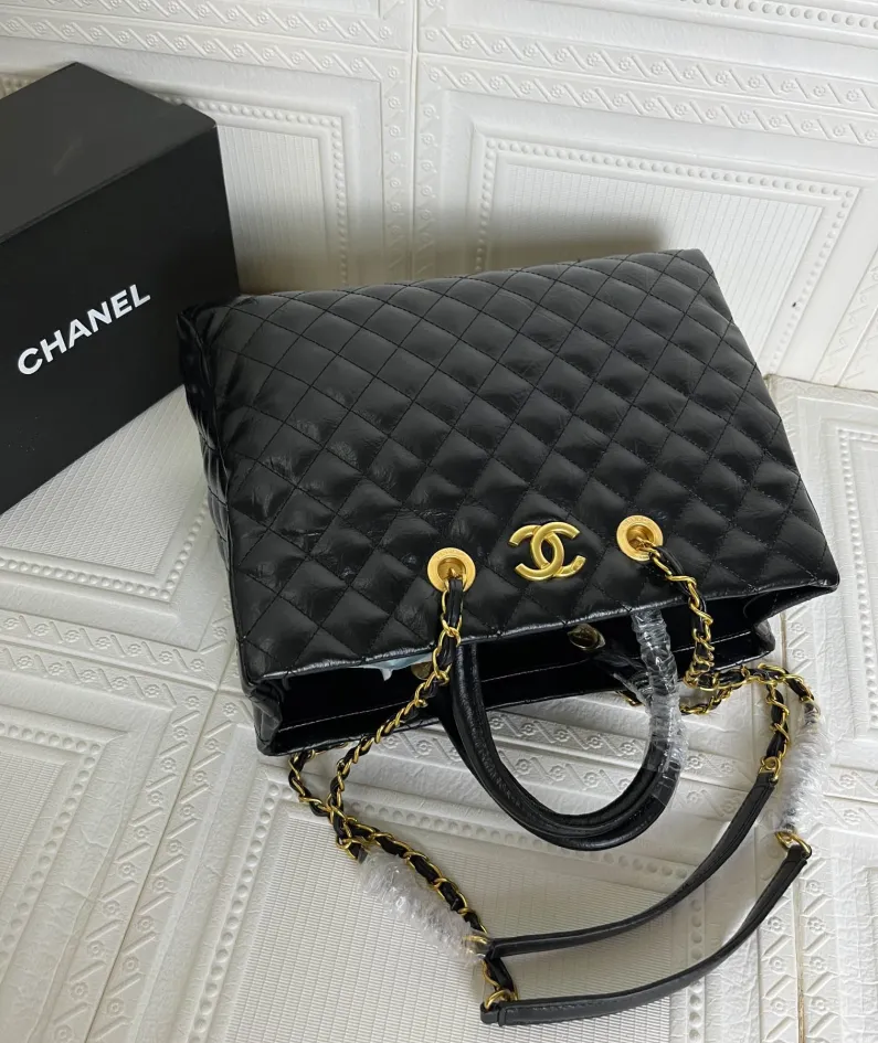 CHANEL palm pattern Size: 35*30*13 Style: 8007