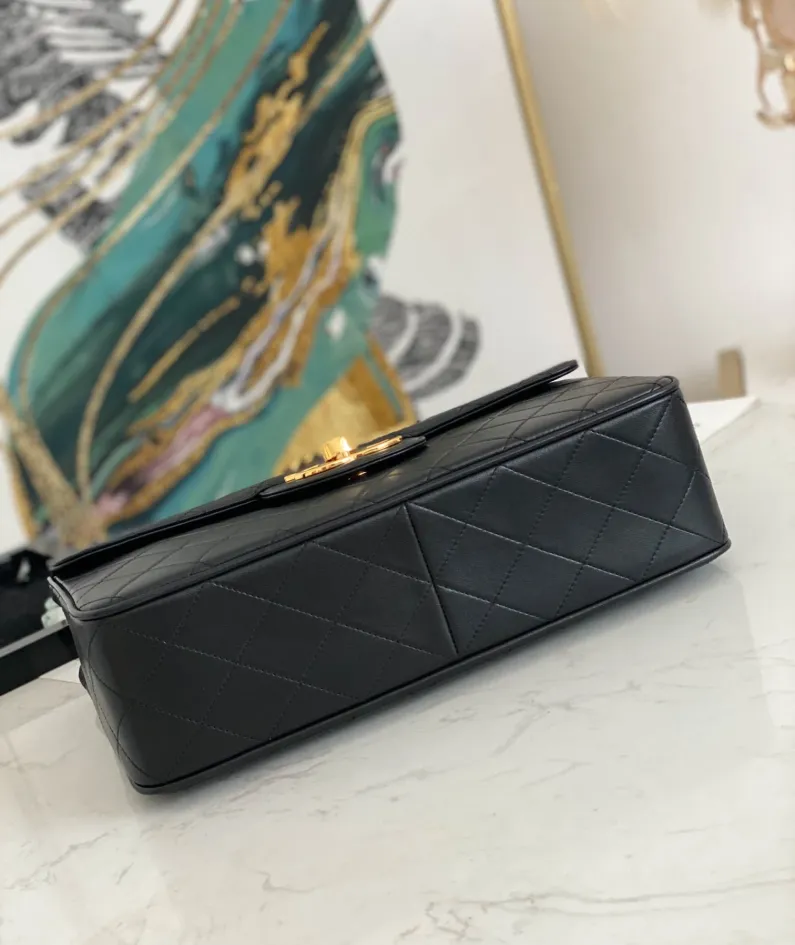 Chanel One Shoulder Crossbody Bag Size: L30.21.8cm