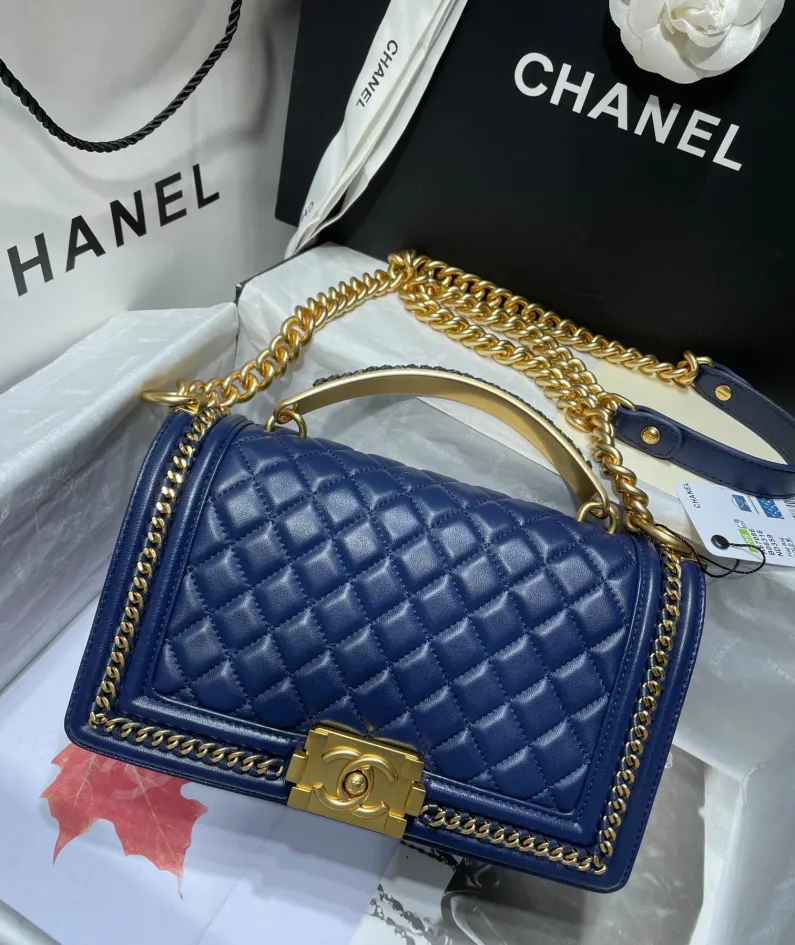 CHANEL Wrist Bag Model: 67086-1 Size: 25