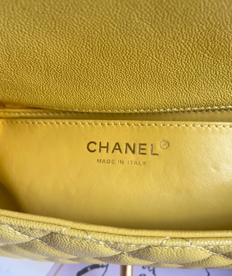 Handbag Size: 20x14x7 Model: AS243