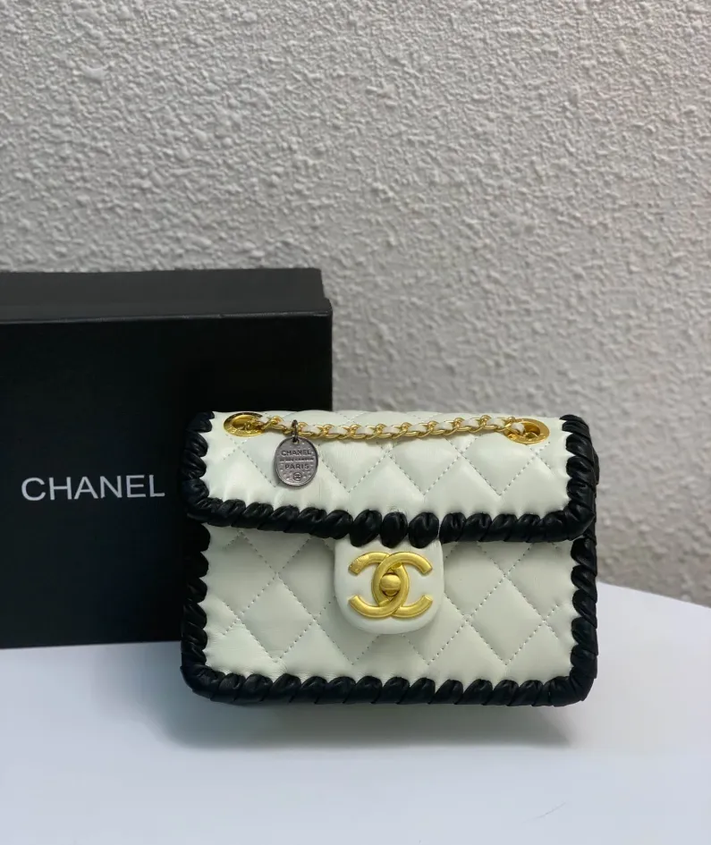 Lambskin Size: 19cm
