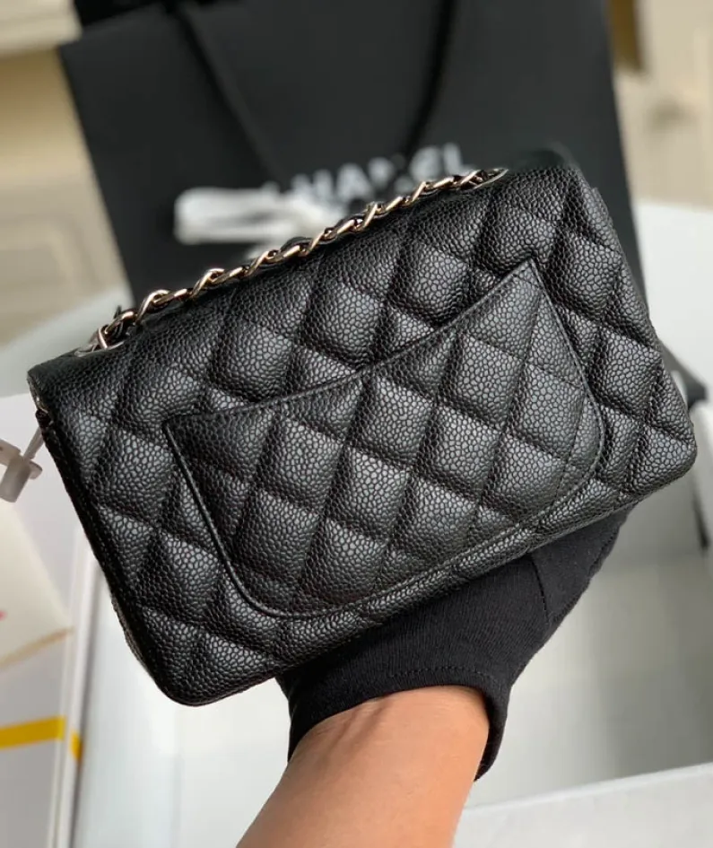 Lambskin Small Bag Size:20X13x7cm Model: 1116