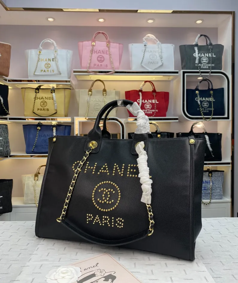 Chanel Size: 42/30/12 Style: 8816