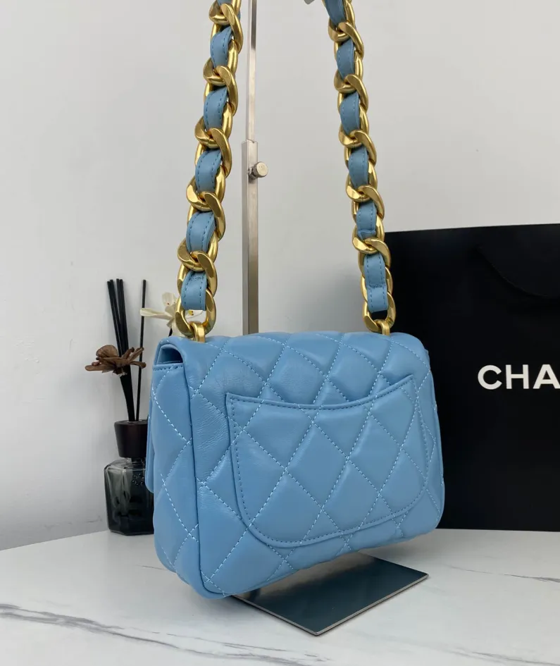 Large Gold Chain Underarm Bag Model Number: As3214