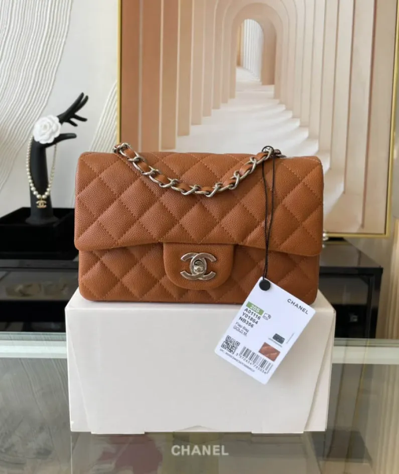 Light Silver Metal Bag Size: 20cm Ident No.: 01116